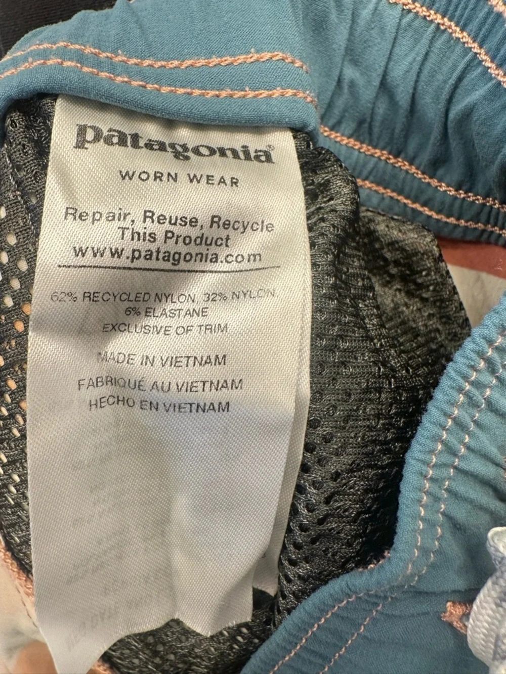 Patagonia Men’s Striped Wavefarer Volly Shorts 34 Retro Surf Gorpcore